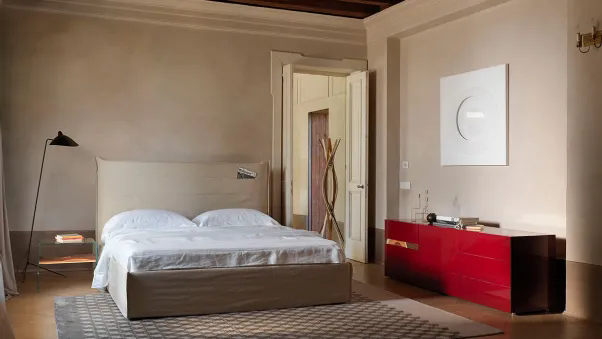 Letto con contenitore Tasca di Horm