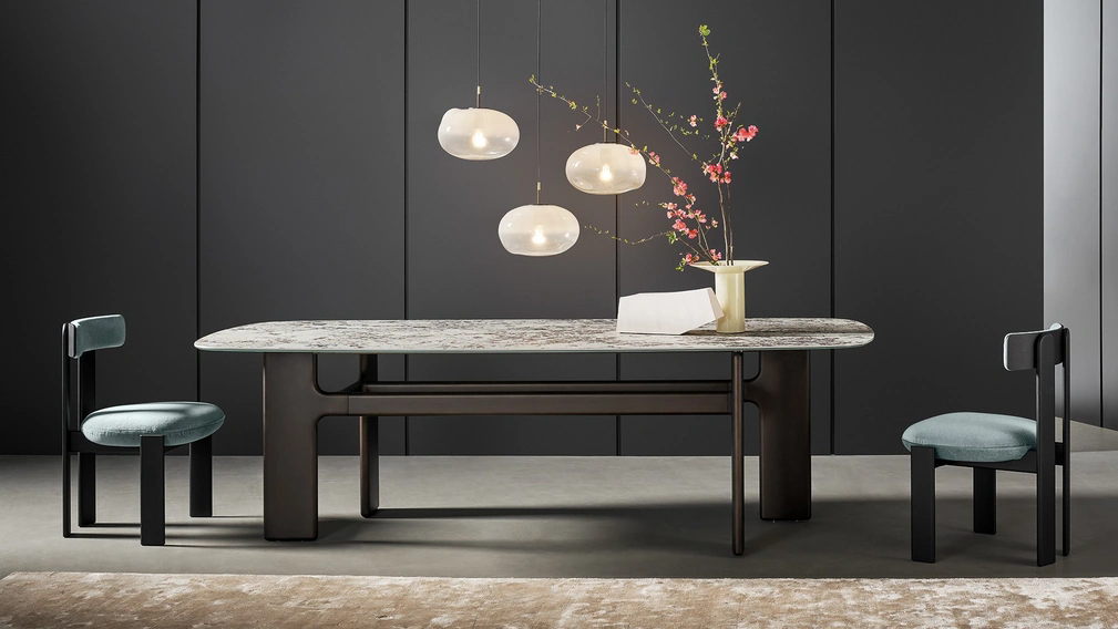 Tavolo Hippos con top in ceramica di Bonaldo