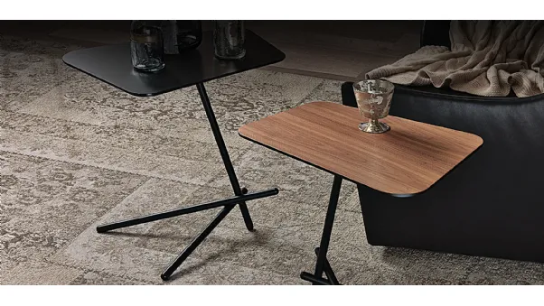 Tavolino con base in acciaio e piano in cristallo o legno Laser Cattelan Italia
