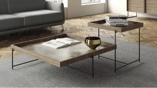 Tavolino con top in legno e struttura in metallo Terry di Doimo Salotti