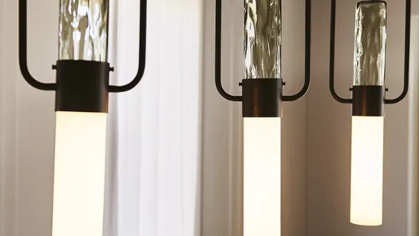 Lampada a sospensione in ferro brunito con paralume in vetro Bamboo di Cattelan Italia