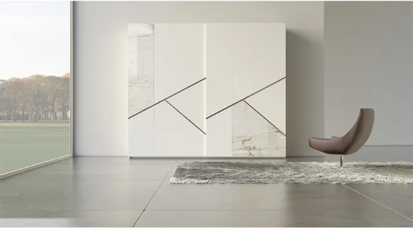 Armadio Comp 14 in laccato bianco con inserti in ceramica e bronzo graffiato di Voltan