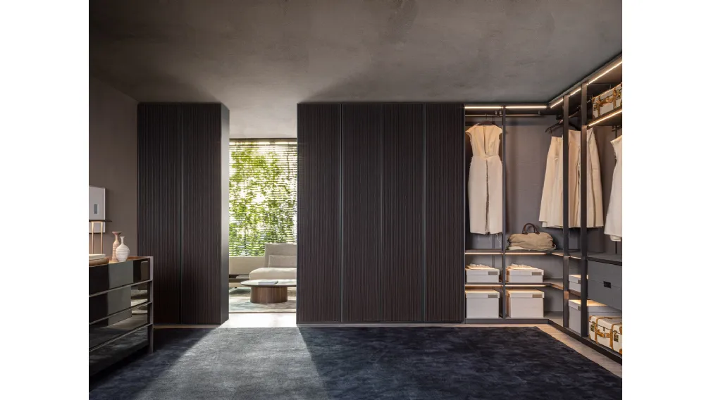 Cabina Armadio con ante battenti Gliss Master Bamboo rivestite in ecopelle di Molteni & C