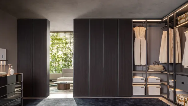Cabina Armadio con ante battenti Gliss Master Bamboo rivestite in ecopelle di Molteni & C