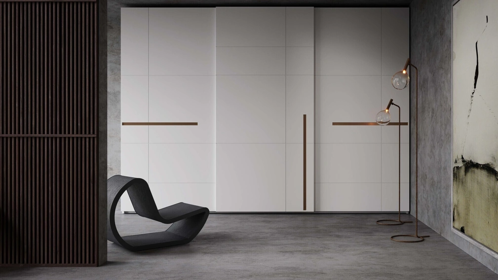 Armadio laccato bianco con inserti in bronzo Prestige 3 ante scorrevoli di Voltan