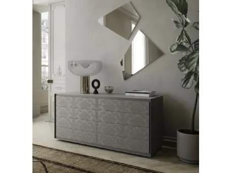 Comò 555 in laccato opaco con incisione di Voltan