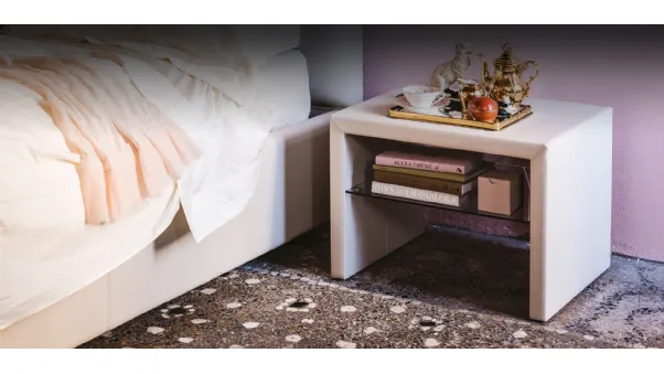 Comodino in legno rivestito in ecopelle Dorian di Cattelan Italia