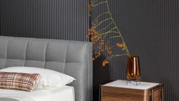 Comodino Partout in legno con top in marmo di Bonaldo