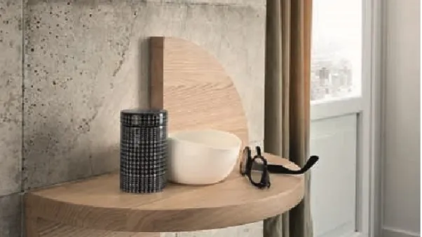 Comodino Petalo in legno massello di Alta Corte