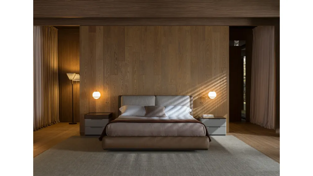 Letto matrimoniale in pelle con testiera rivestita in tessuto imbottito Aldgate di Molteni & C