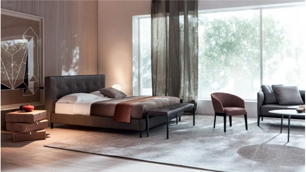 Letto matrimoniale in pelle con testiera Anton di Molteni&C