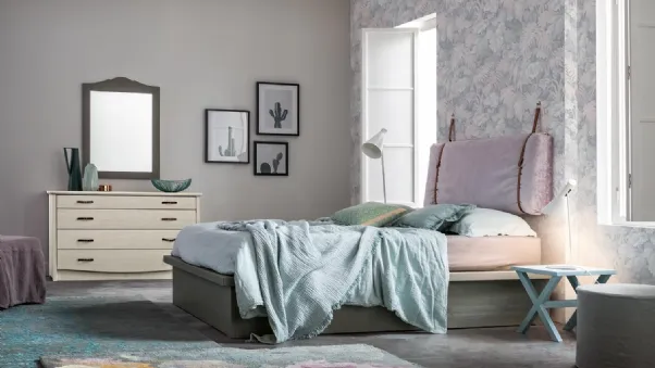 Letto con contenitore e testiera a cuscino con cinghie di cuoio Everyday Helios di Callesella