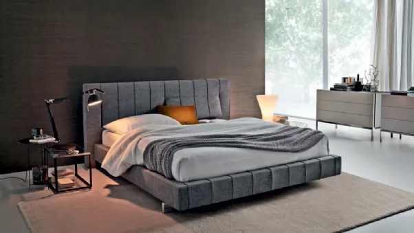 Letto in tessuto trapuntato con box contenitore High Wave di Molteni&C