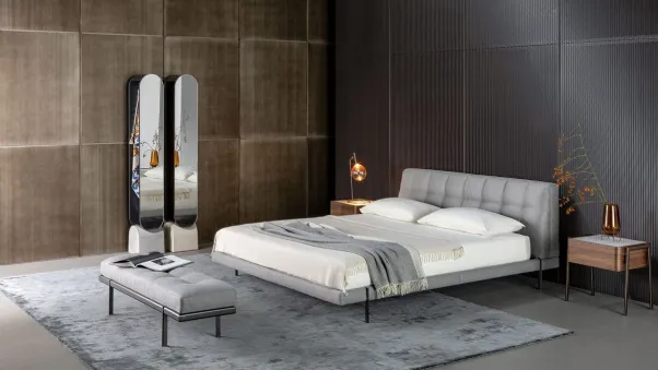 Letto matrimoniale James in tessuto imbottito di Bonaldo