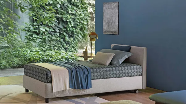 Letto Notturno 2 Singolo con contenitore e testiera morbida e imbottita di Flou