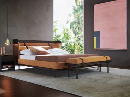 Letto in tessuto imbottito con testiera Twelve AM di Molteni & C