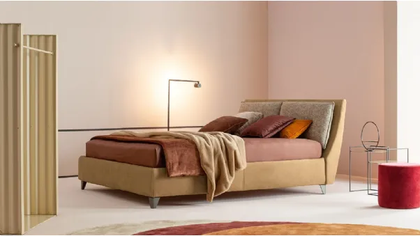 Letto in tessuto con testiera Attico di Twils