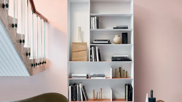 Libreria a muro in laccato opaco e olmo D 357 1 di Molteni & C