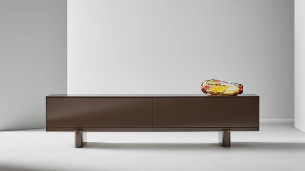 Madia Blocco Sideboard in legno laccato di Bonaldo
