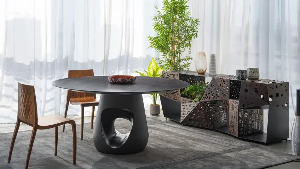 Madia di design in legno traforato a laser e metallo Riddled Buffet di Horm