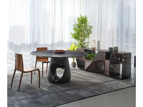 Madia di design in legno traforato a laser e metallo Riddled Buffet di Horm