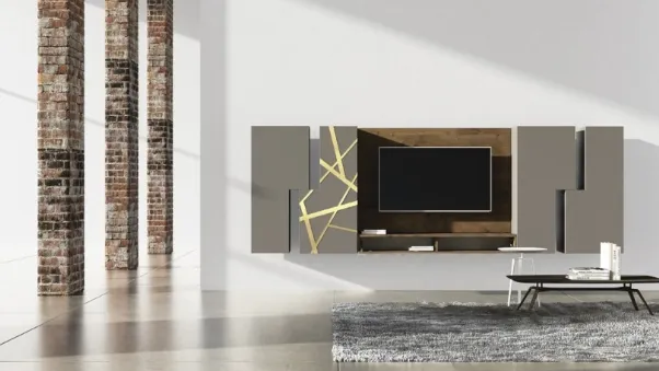 Parete Attrezzata sospesa in laccato opaco con inserti in bronzo graffiato e pannello per TV in legno Comp 17 di Voltan