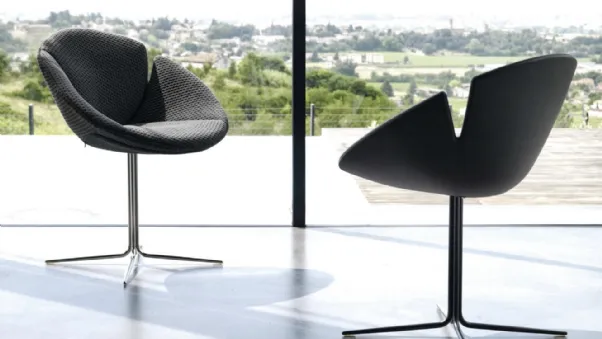 Poltroncina di design ispirata ad un fiore One Flo di Desirèe