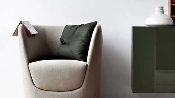 Poltroncina rivestita in tessuto Oplà di Pianca