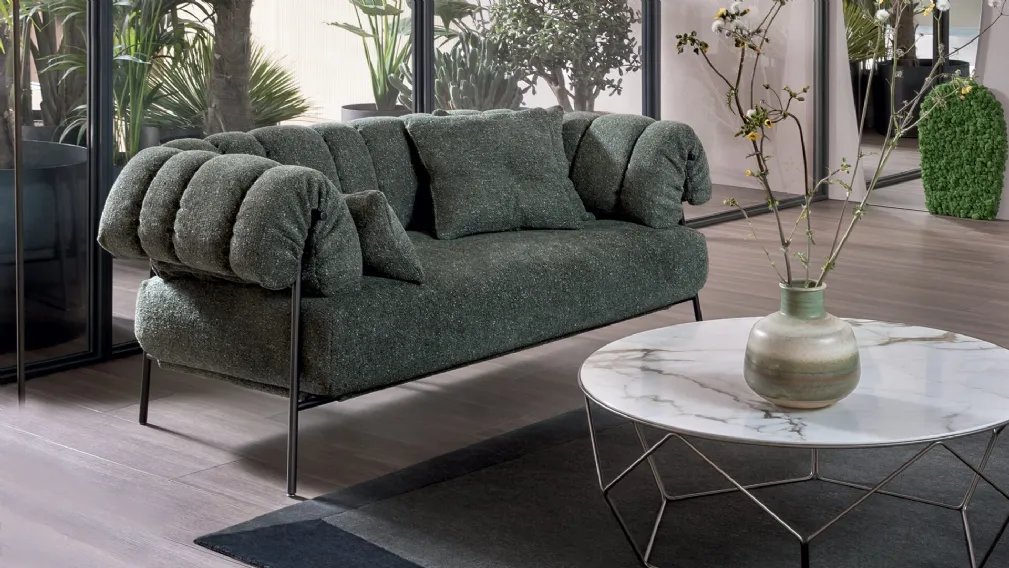 Tirella sofa lineare in tessuto imbottito di Bonaldo