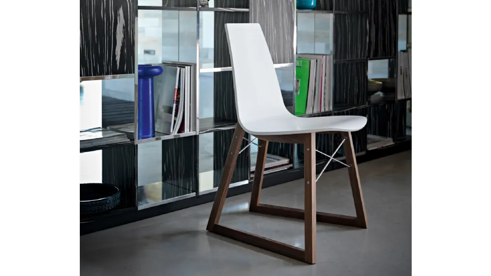 Sedia a slitta in legno Ray di Horm