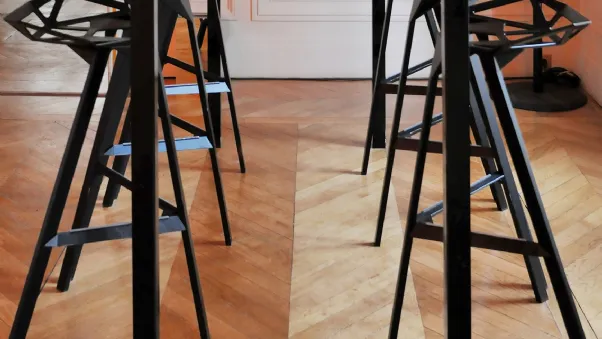 Sgabello di design in alluminio verniciato Stool One di Magis