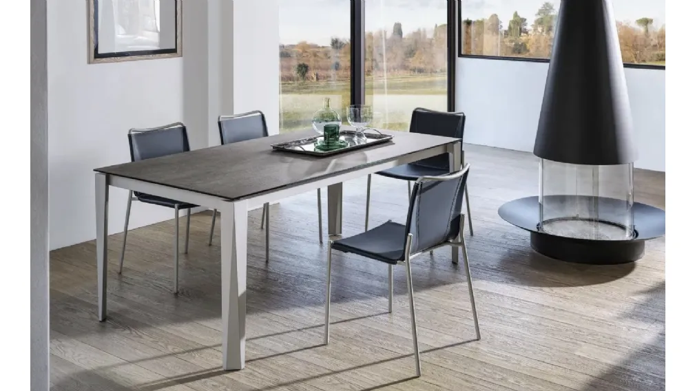 Sedia Shape in cuoio di Bontempi