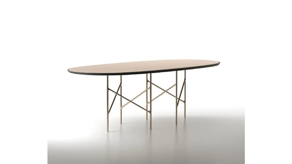 Tavolo Alexander Ovale con top in vetro retroverniciato e gambe in metallo di Horm