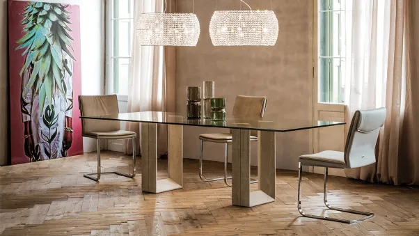 Tavolo con base in marmo e top in cristallo Diapason di Cattelan Italia