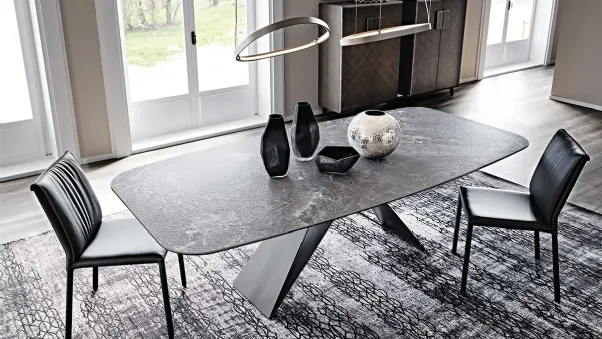 Tavolo con base in acciaio e piano in ceramica Premier Keramik di Cattelan Italia