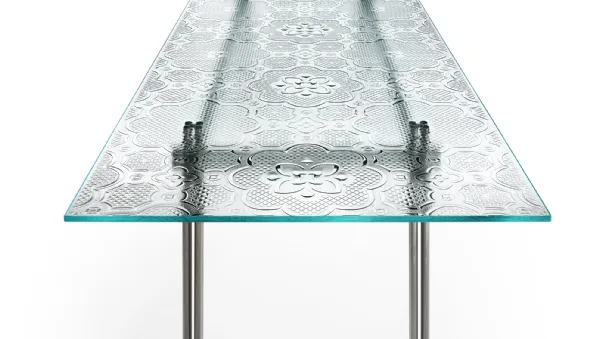 Tavolo Cristaline con top in vetro trasparente e base in metallo di Fiam