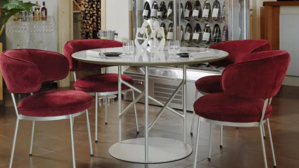 Tavolo rotondo Alexander con top in marmo di Horm