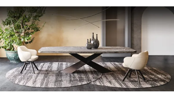 Tavolo con base in metallo e piano in ceramica Tyron Keramik Premium di Cattelan Italia