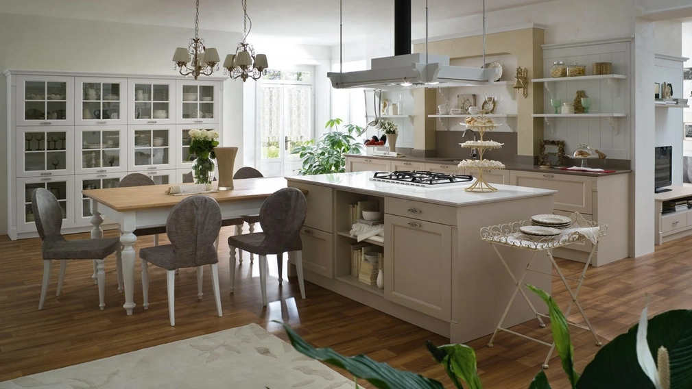 Cucina Classica con isola in legno laccato Tortora e Neve Sweet Kitchen Italian Mood di Callesella