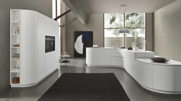 Cucina Design in laccato bianco con isola dalla linea curva Artika 01 di Pedini