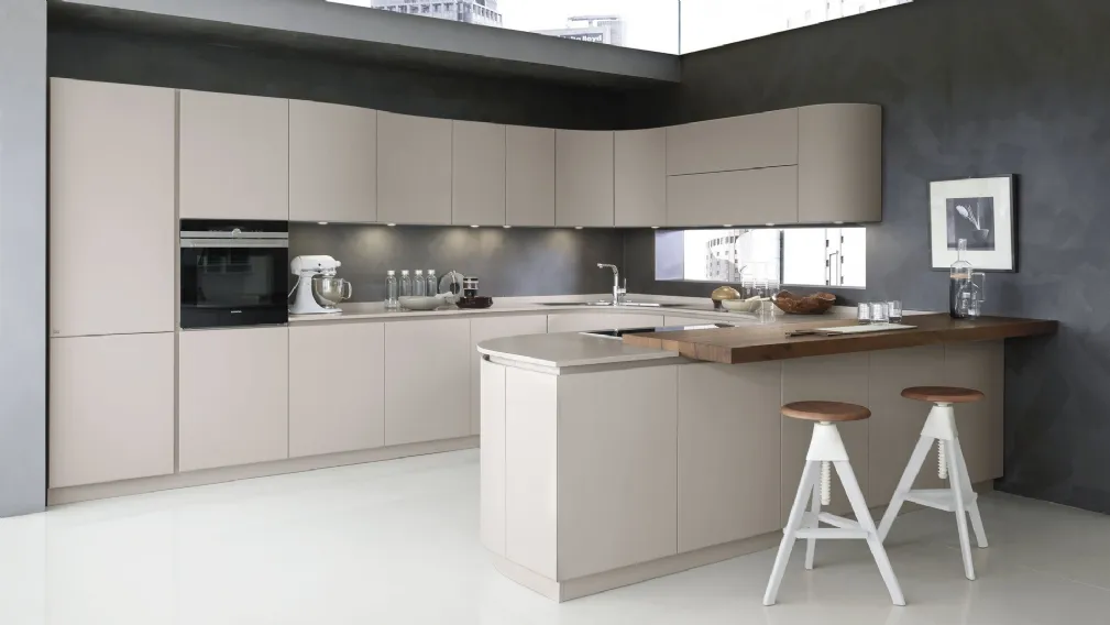 Cucina Design angolare in laccato opaco con penisola in legno Artika 07 di Pedini