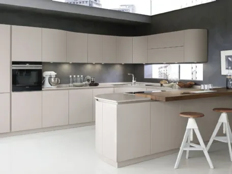 Cucina Design angolare in laccato opaco con penisola in legno Artika 07 di Pedini