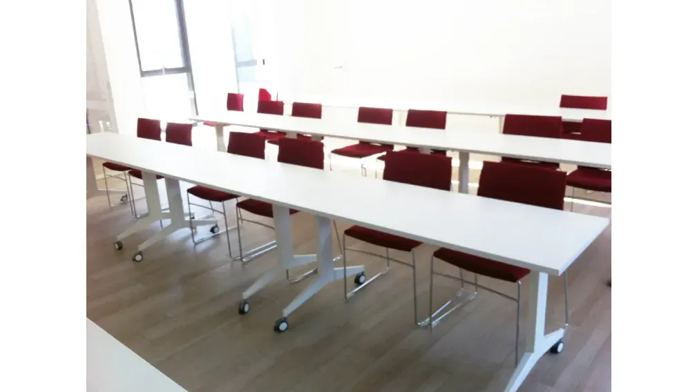 Tavoli pieghevoli per conferenze e riunioni