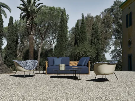 Poltroncina di design in tessuto imbottito con scocca rigida D 154 2 di Molteni & C