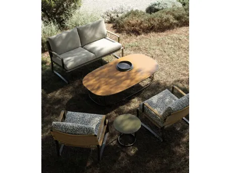 Tavolino ovale Regent con top in pietra lavica e base in metallo di Molteni & C
